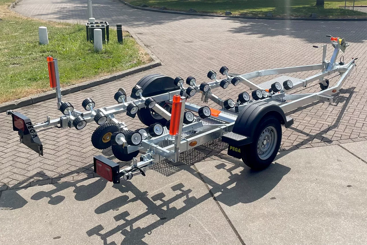 PEGA Bootstrailer M-Liner M1350-575